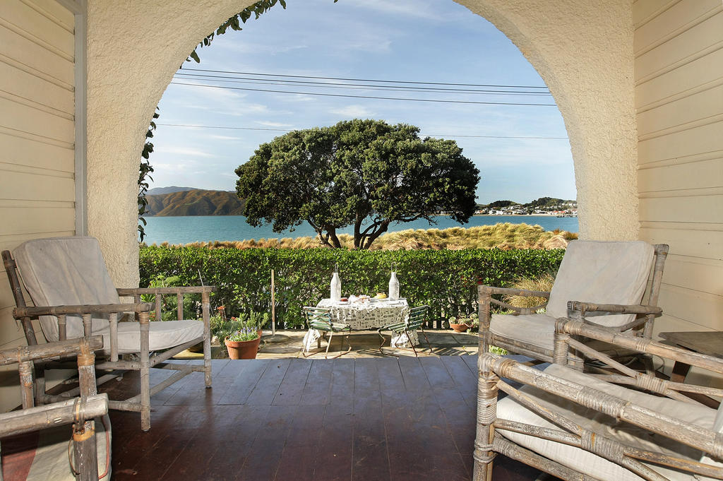 Beachfront Wellington Bed And Breakfast Экстерьер фото